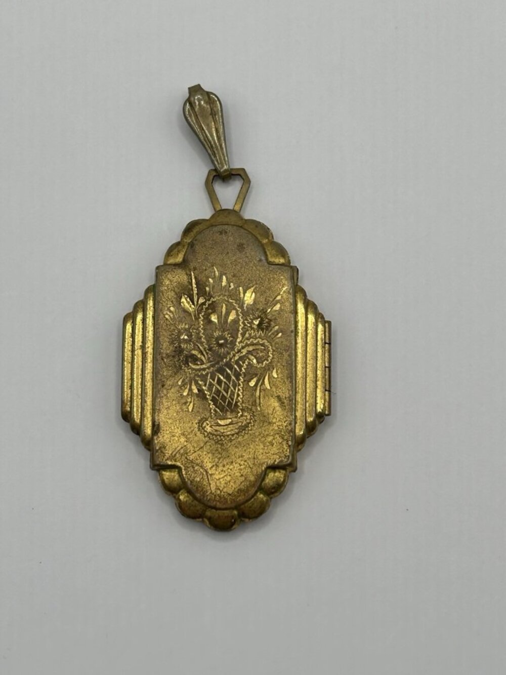 Antique Locket Cottagecore Art Deco Basket Flowers Gold Tone Large Pendant Love - Picture 1 of 12